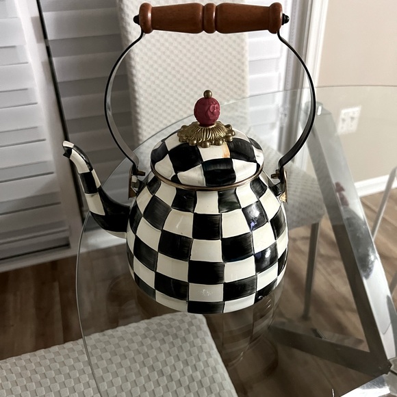 Tea pot - Picture 1 of 1